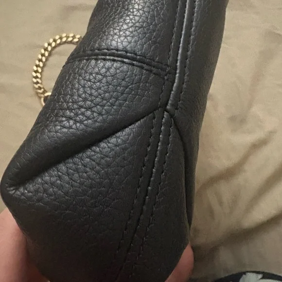 Michael Kors Black Shoulder Bag with Gold Chain - Picture 8 of 16